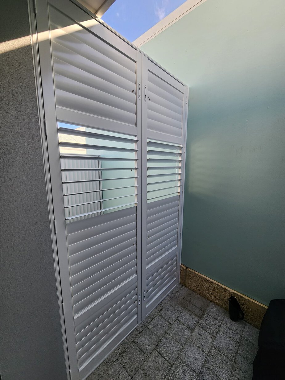 Exterior aluminium shutters